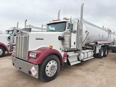 Kenworth W900L AeroCab Day Cab Truck - 475HP
