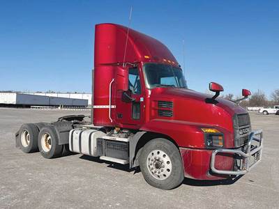 Mack AN64T Day Cab Truck - MP8 40000HP