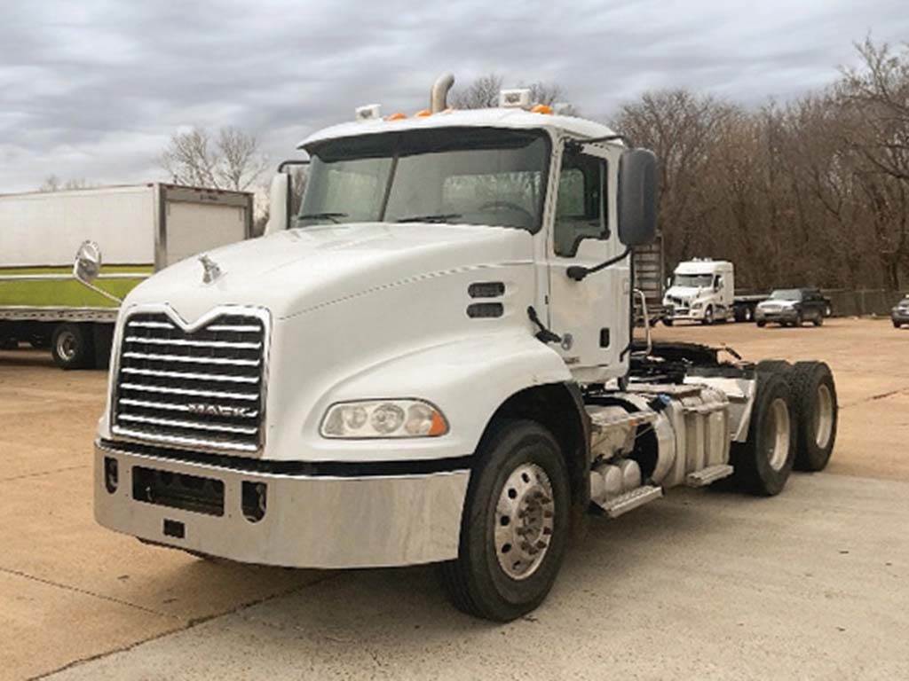 2017 Mack Pinnacle CXU613 Day Cab Truck MP8 450HP For Sale Tunica
