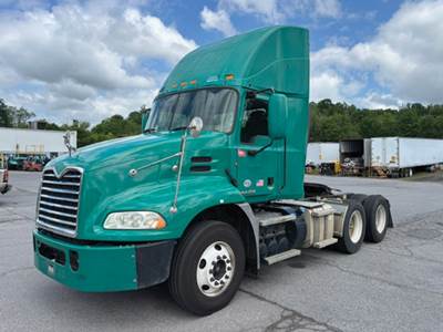 Mack Pinnacle CXU613 Day Cab Truck - MP7 395HP