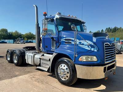 Mack Pinnacle CXU613 Day Cab Truck - MP8 445HP