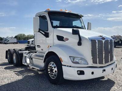 Peterbilt 579 Day Cab Truck - Paccar 455HP