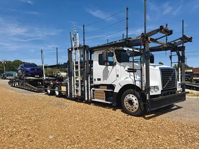 Volvo VAH 300 Day Cab Truck - 405HP