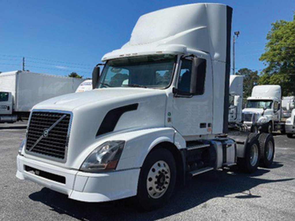 2015 Volvo VNL300 Day Cab Truck D13 425HP For Sale Salisbury, NC