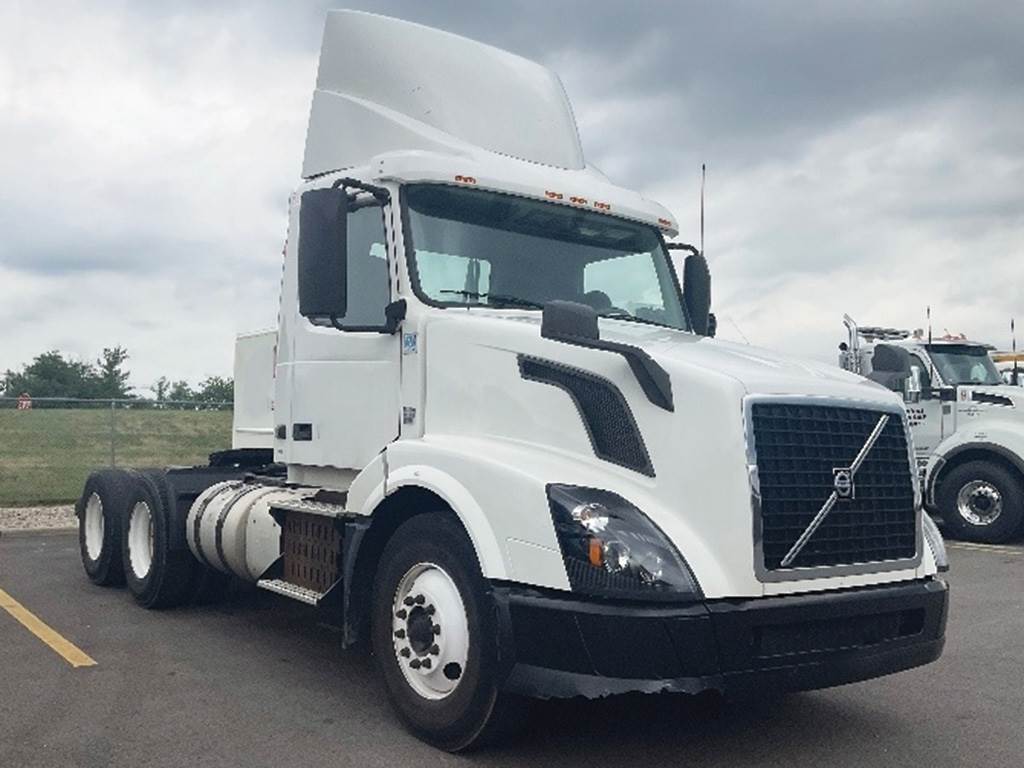 2016 Volvo VNL300 Day Cab Truck D13 435HP For Sale Salisbury, NC