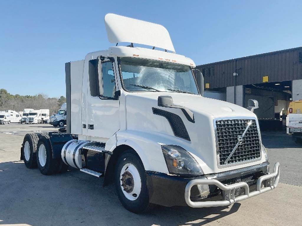 2018 Volvo VNL300 Day Cab Truck D13 425HP For Sale Tunica, MS