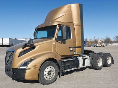 Volvo VNL300 Day Cab Truck - D13 405HP