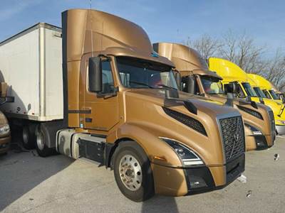 Volvo VNL300 Day Cab Truck - D13 405HP