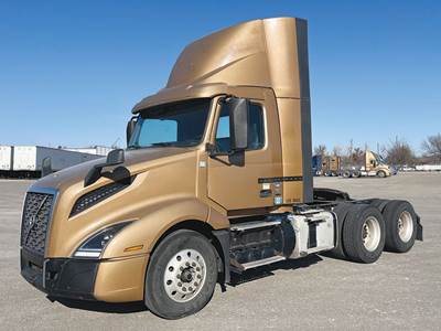 Volvo VNL300 Day Cab Truck - D13 405HP
