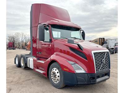 Volvo VNL300 Day Cab Truck - D13 405HP