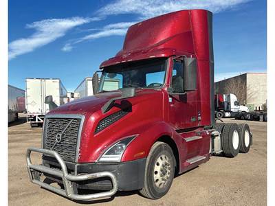 Volvo VNL300 Day Cab Truck - D13 405HP