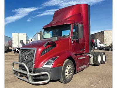 Volvo VNL300 Day Cab Truck - D13 405HP