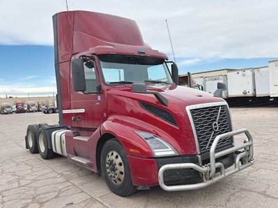 Volvo VNL300 Day Cab Truck - D13 405HP