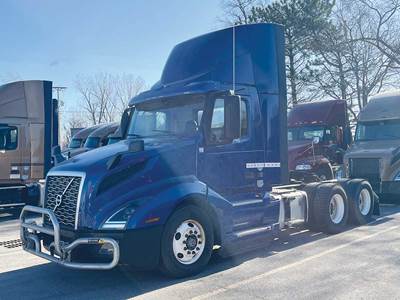 Volvo VNL300 Day Cab Truck - D13 20000HP