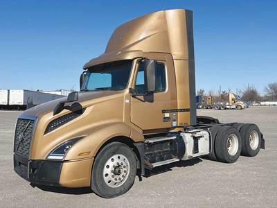 Volvo VNL300 Day Cab Truck - D13 40000HP