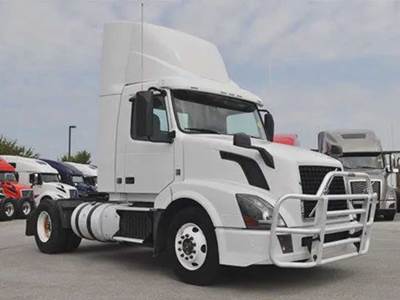 Volvo VNL300 Day Cab Truck - D11 23000HP