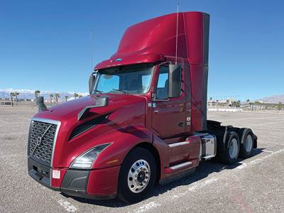 Volvo VNL300 Day Cab Truck - D13 405HP