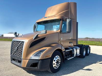 Volvo VNL300 Day Cab Truck - D13 405HP