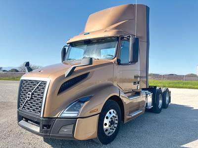 Volvo VNL300 Day Cab Truck - D13 405HP