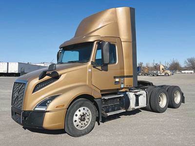 Volvo VNL300 Day Cab Truck - D13 405HP