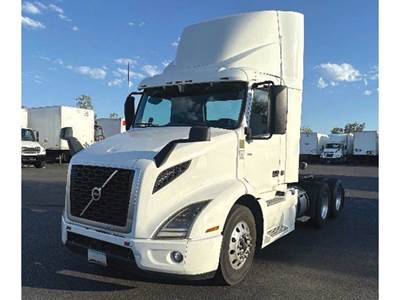 Volvo VNR 300 Day Cab Truck - D13 425HP