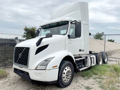 Volvo VNR 300 Day Cab Truck - D11 425HP