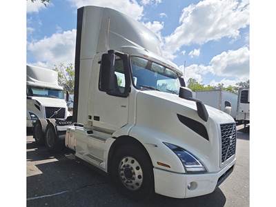 Volvo VNR 300 Day Cab Truck - D13 405HP