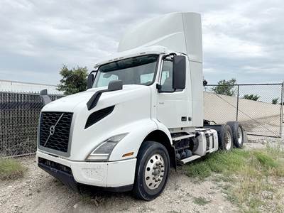Volvo VNR 300 Day Cab Truck - D13 425HP