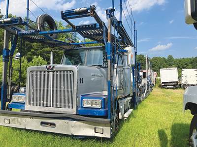 Western Star 4900 Day Cab Truck - 450HP