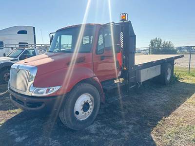 International 4300 Box Truck - 195HP