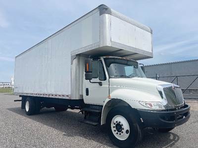 International 4300 Box Truck - 220HP, Swing Door