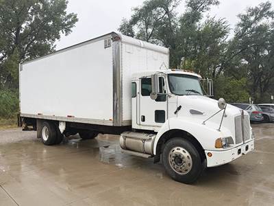 Kenworth T300 Box Truck - 230HP, Roll up Door