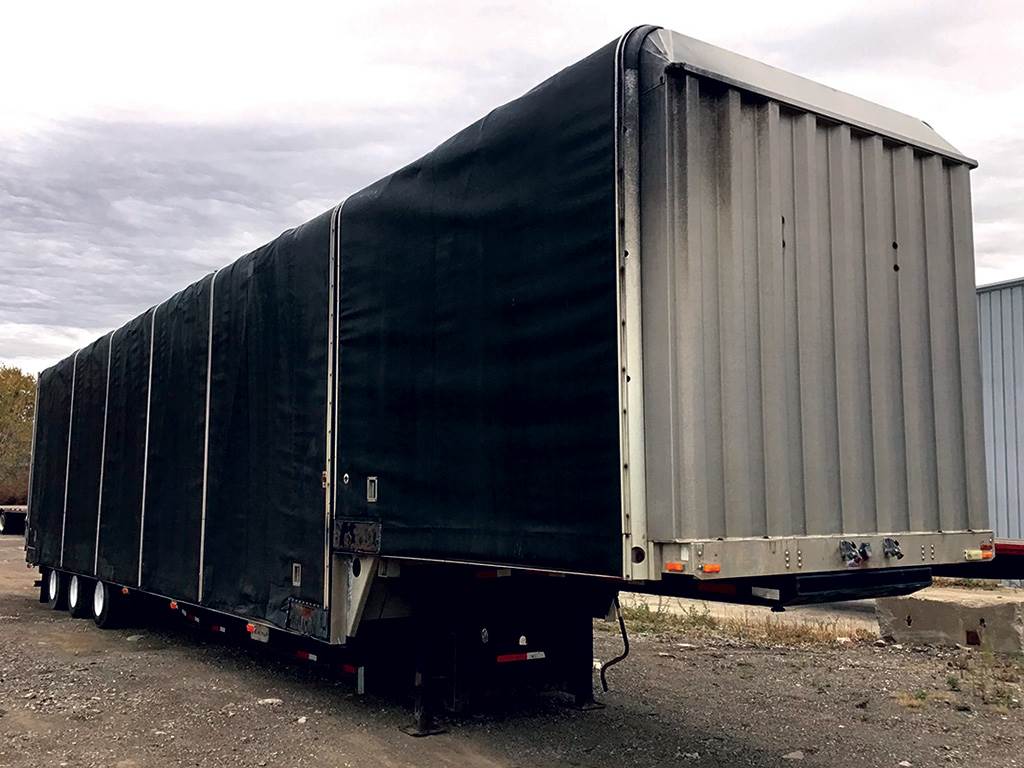 2004 Transcraft DTL3000 TriAxle Curtainside Drop Deck Trailer For