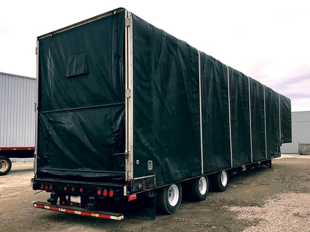 2004 Transcraft DTL3000 TriAxle Curtainside Drop Deck Trailer For