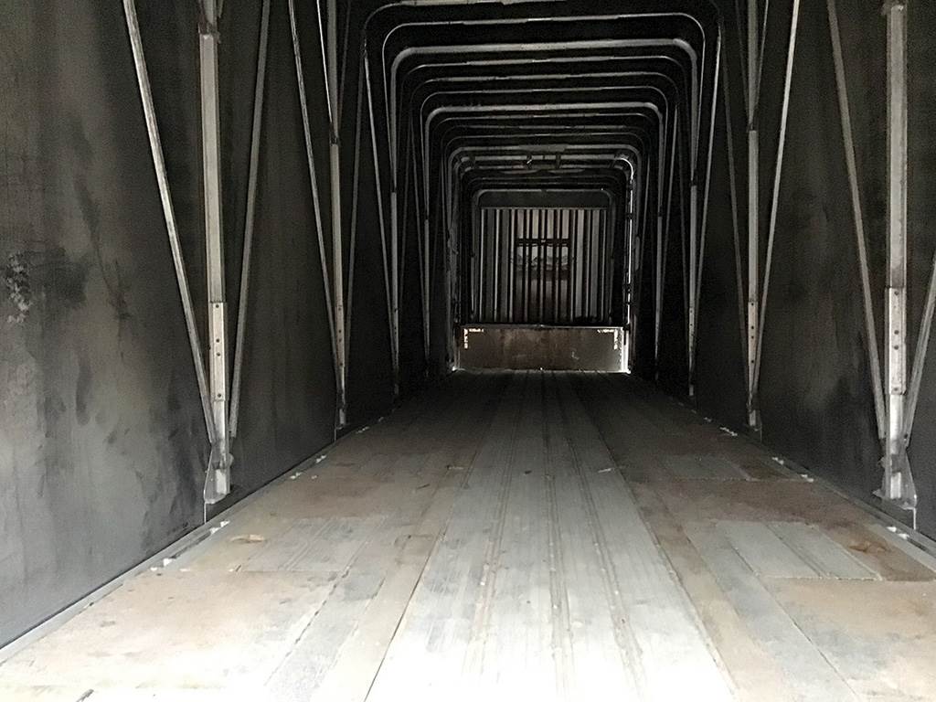 2004 Transcraft DTL3000 TriAxle Curtainside Drop Deck Trailer For