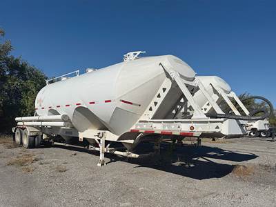 De Lucio USA 40ft Dry Bulk / Pneumatic Tank Trailer - Air Ride
