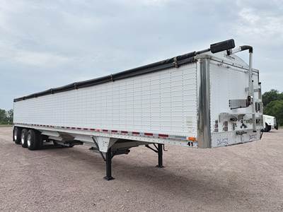 WILSON PACESETTER Hopper / Grain Trailer
