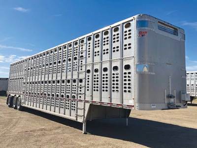 WILSON SilverStar Livestock Trailer