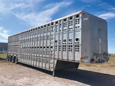 WILSON SilverStar Livestock Trailer