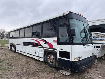 Motor Coach Industries (MCI) 102-C3 RV