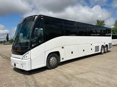 Motor Coach Industries (MCI) J4500 RV