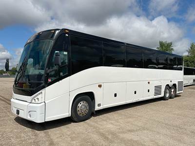 Motor Coach Industries (MCI) J4500 RV