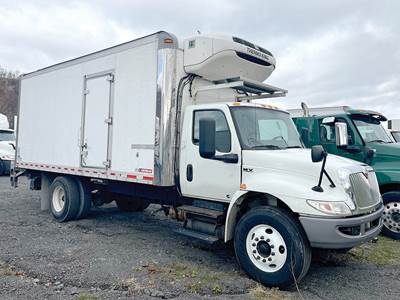 International MV607 Refrigerated Truck - 300HP, Thermo King
