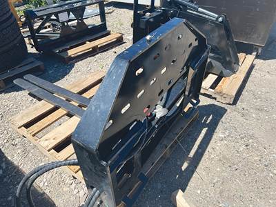 New 2026 60 Inch Pallet Forks, Hydraulic Width Adjustment, Skid Steer Mount