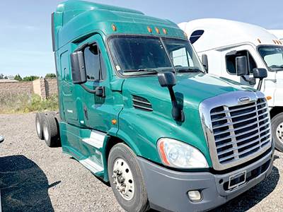 Freightliner Cascadia 113 Sleeper Semi Truck - 48" Mid-Roof Xt, Detroit 450HP