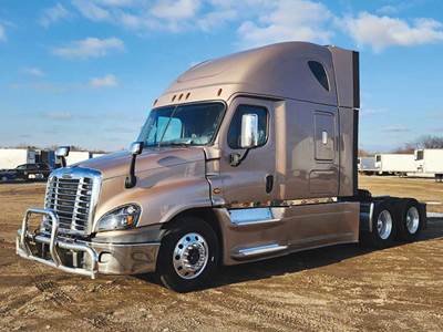 Freightliner Cascadia 125 Sleeper Semi Truck - 72" Raised Roof, Detroit 500HP