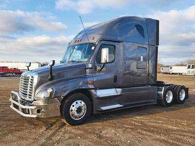 Freightliner Cascadia 125 Sleeper Semi Truck - 72" Raised Roof, Detroit 500HP