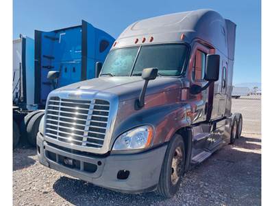 Freightliner Cascadia 125 Sleeper Semi Truck - 72" Raised Roof, Detroit 400HP
