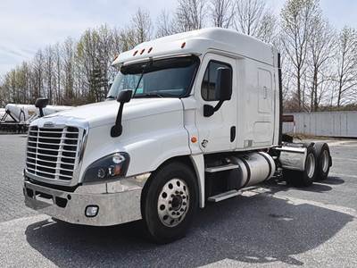 Freightliner Cascadia 125 Sleeper Semi Truck - 72" Mid-Roof Xt, Detroit 505HP