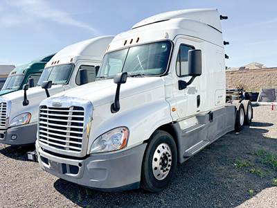 Freightliner Cascadia 125 Sleeper Semi Truck - 72" Mid-Roof Xt, Detroit 455HP